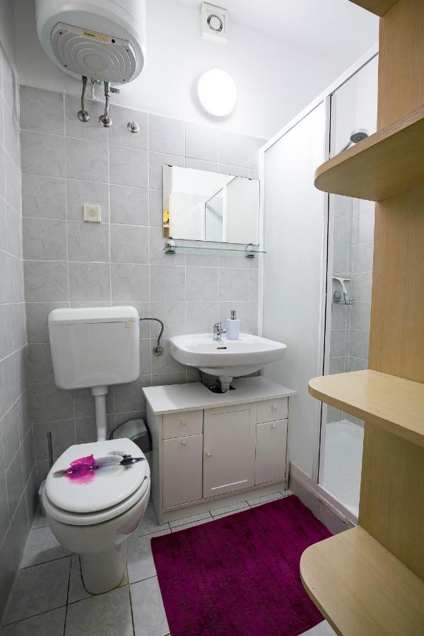 Apartma Zusterna โคเปร์ ภายนอก รูปภาพ